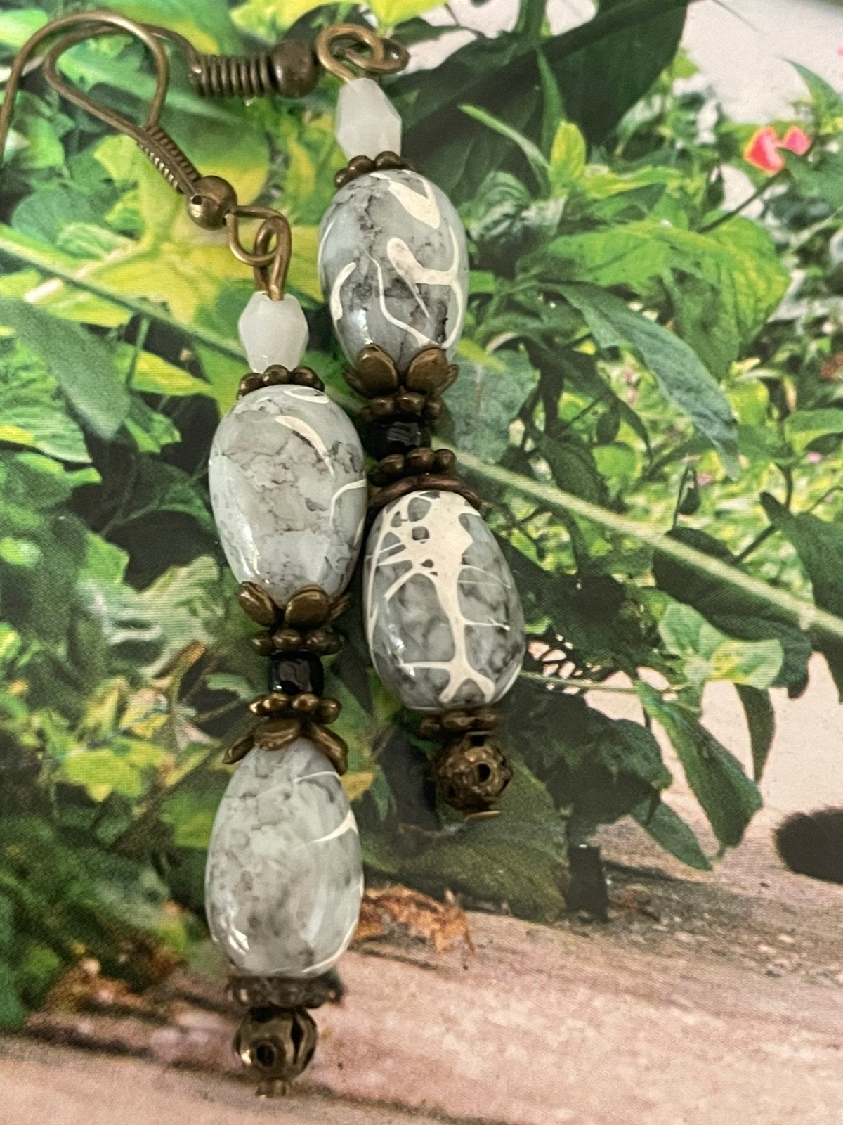 Mooie grijs gemarmerde hangers, Sieraden, Tassen en Uiterlijk, Oorbellen, Hangers, Nieuw, Ophalen of Verzenden, Glas