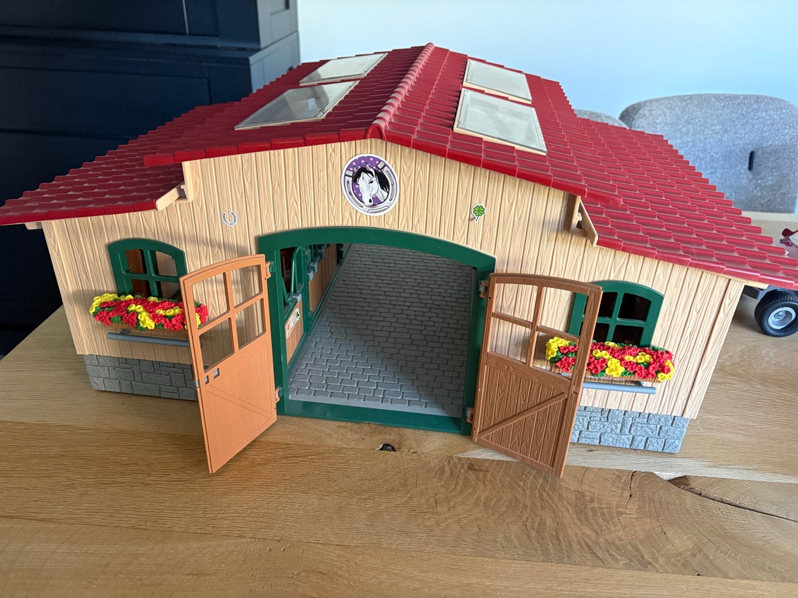 Grote Schleich collectie 61 paarden: stal, trailer, ruiters, Ophalen, Gebruikt, Jongen of Meisje
