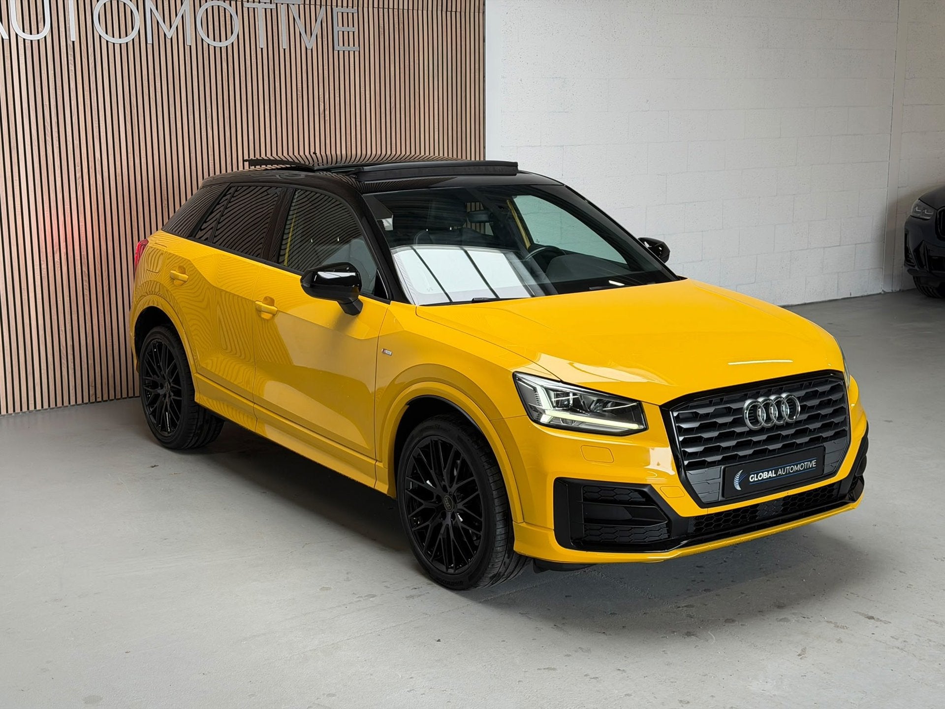Audi Q2 1.4 TFSI CoD 150 PK - S TRONIC - S LINE - SCHUIFDAK, Auto's, Gebruikt, 4 cilinders, 150 pk, Leder en Stof