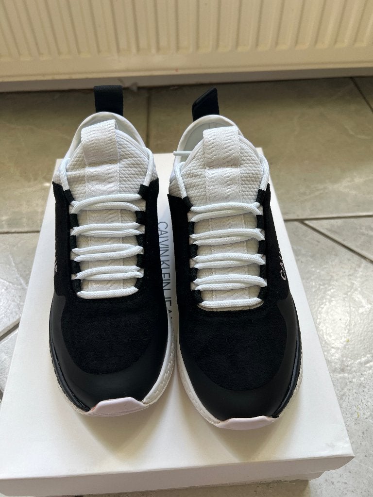 Calvin Klein Jeans Sneakers Angus maat 39 kleur zwart/ wit, Kleding | Dames, Schoenen, Overige kleuren, Verzenden, Nieuw, Sneakers of Gympen