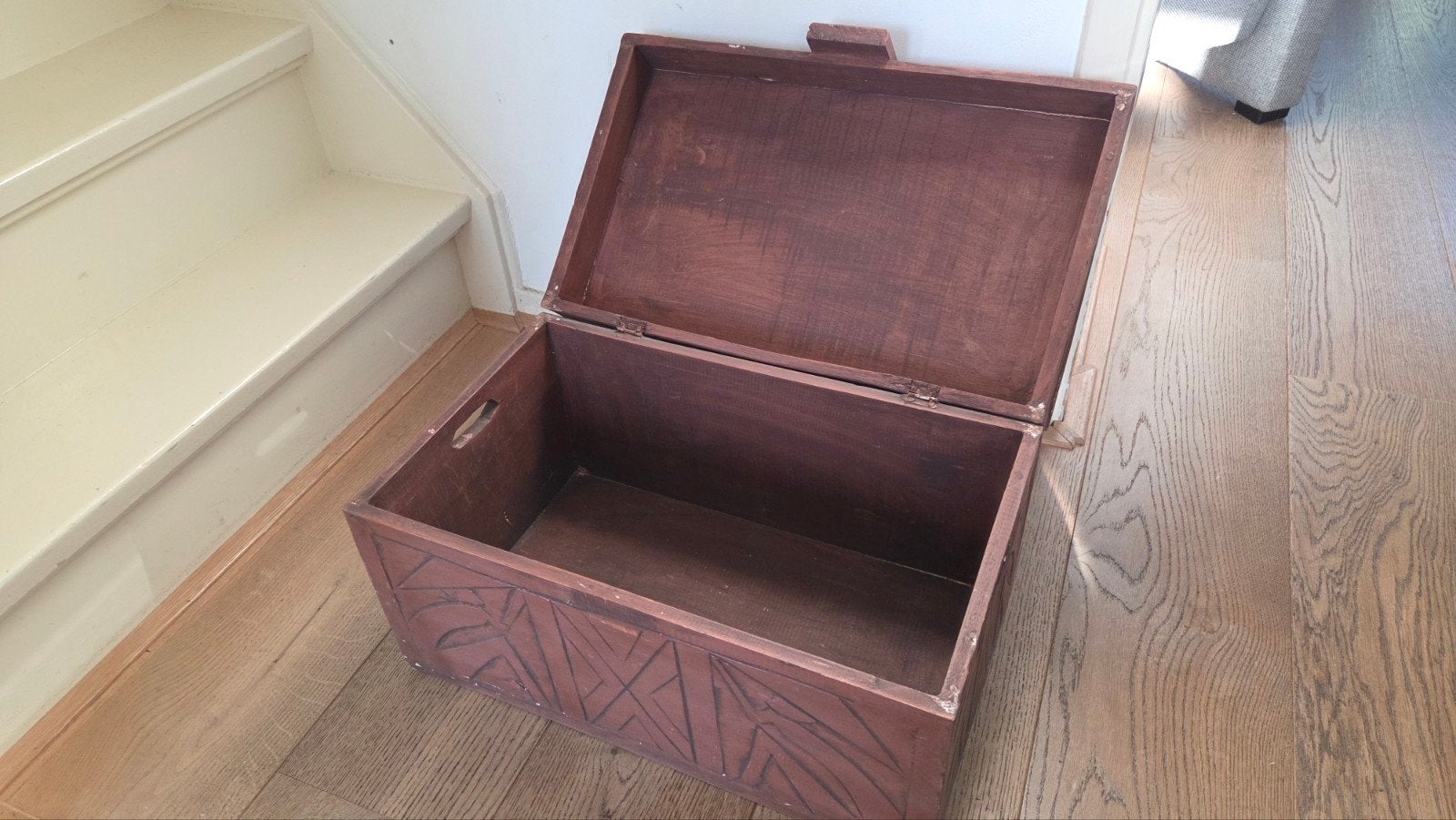 Houten kist met houtsnijwerk, Ophalen, Gebruikt, 50 tot 100 cm, 5 – 50