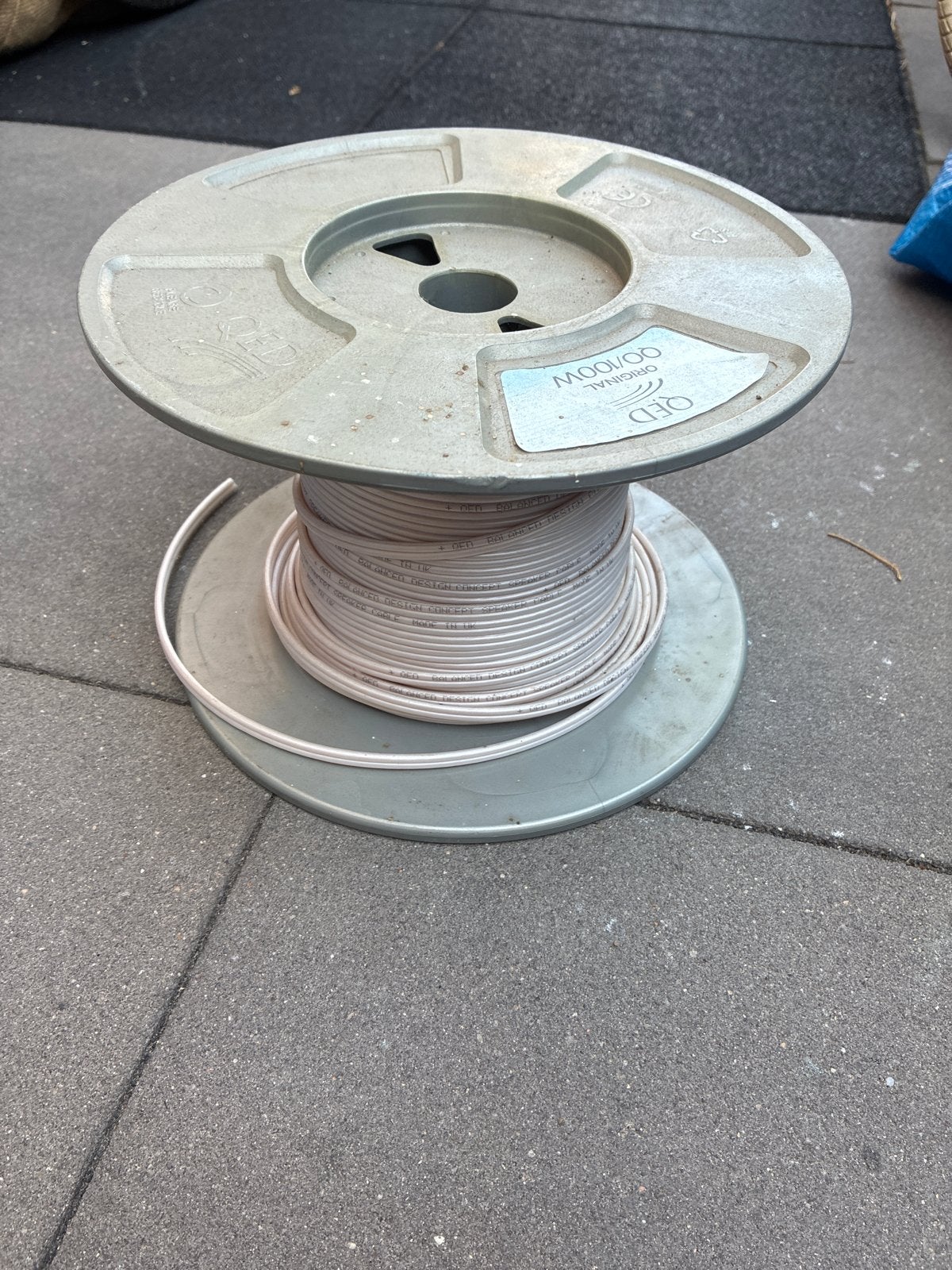 Nieuwe QED Original QO/100W luidsprekerkabel op rol, Ophalen of Verzenden, Nieuw, 10 meter of meer, Luidsprekerkabel