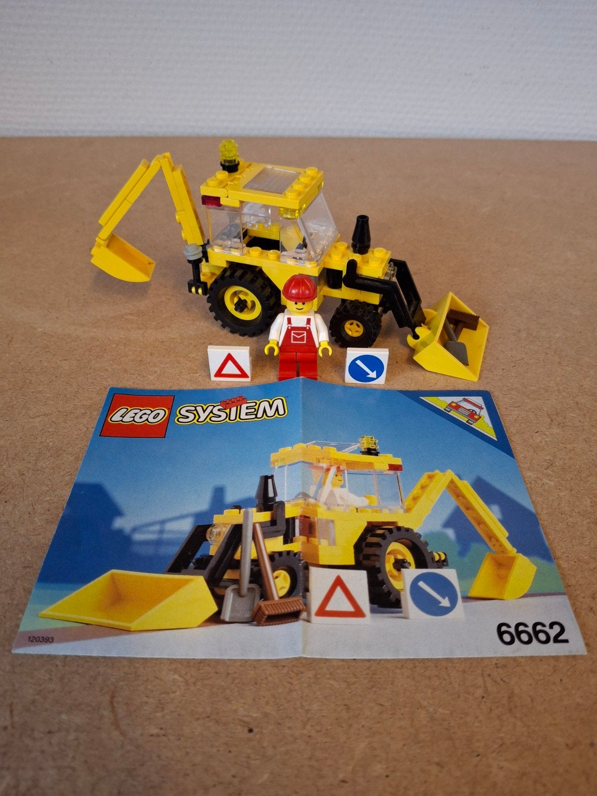 Lego 6662 Backhoe. Jaren 90 Classic Town, Compleet, Lego, Info@lego.com, 33 Bath Road, Slough, UK