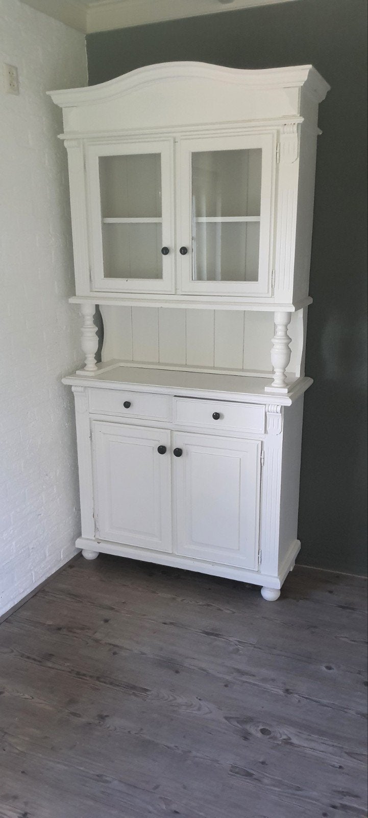 Witte buffetkast / servieskast met vitrine, Ophalen