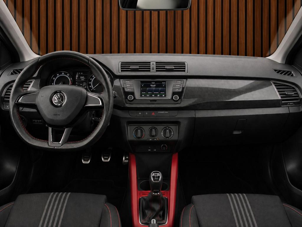 Skoda Fabia 1.2 TSI Monte Carlo | ⭐Panoramadak | ✅Trekha, Stof, Euro 6, 4 cilinders, Wit