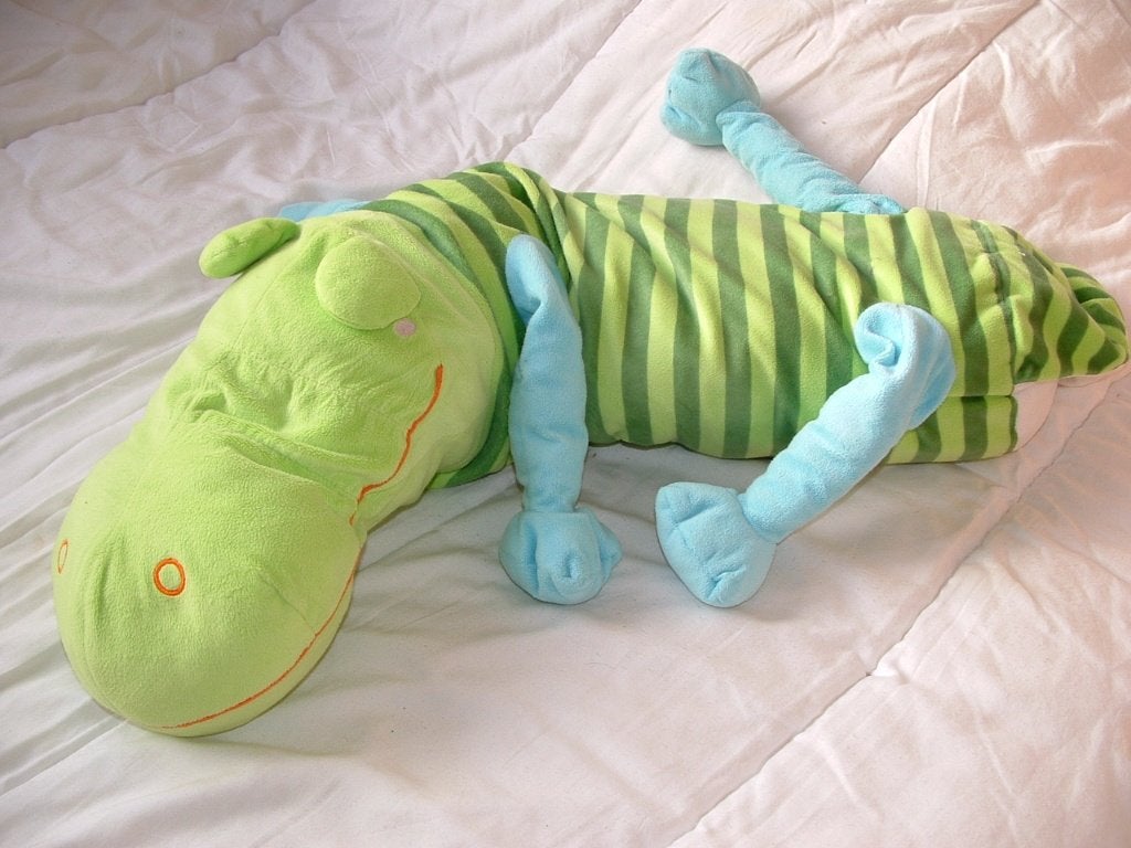 IKEA KROKODIL BARNSLIG VELOURS LICHTGROEN MET GROENE, Kinderen en Baby's, Ophalen of Verzenden, Nieuw, Overige typen