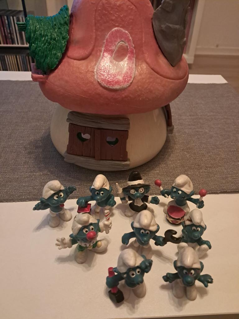 Smurfenhuis met smurfen, Ophalen of Verzenden, Verschillende Smurfen