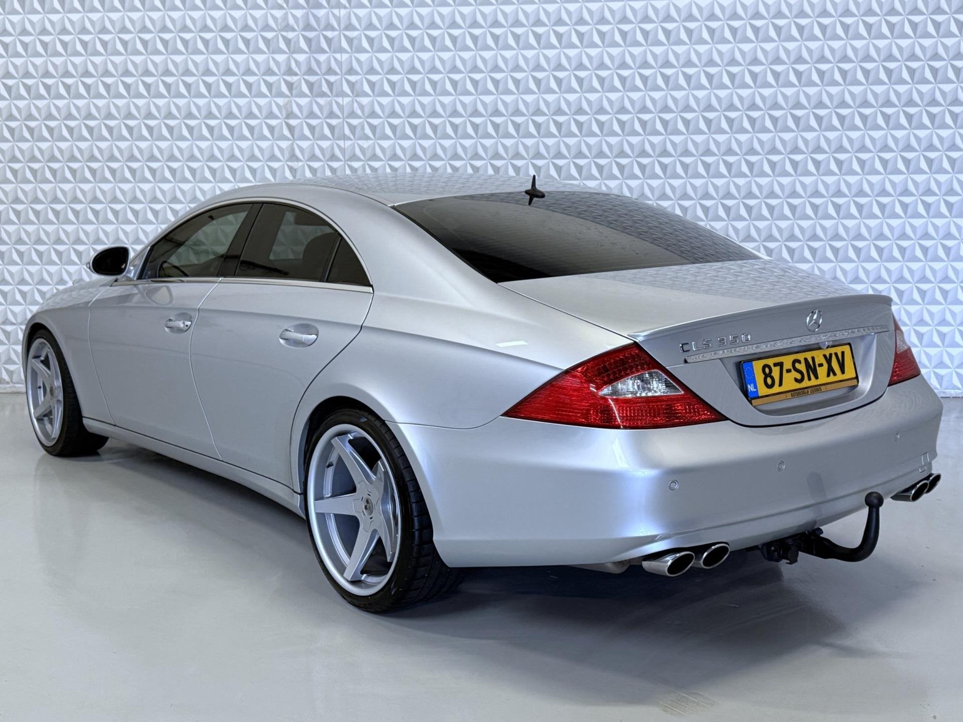 Mercedes-Benz CLS-klasse 350 V6 Origineel Nederlands! 177.00, Automaat, Achterwielaandrijving, Gebruikt, Zwart