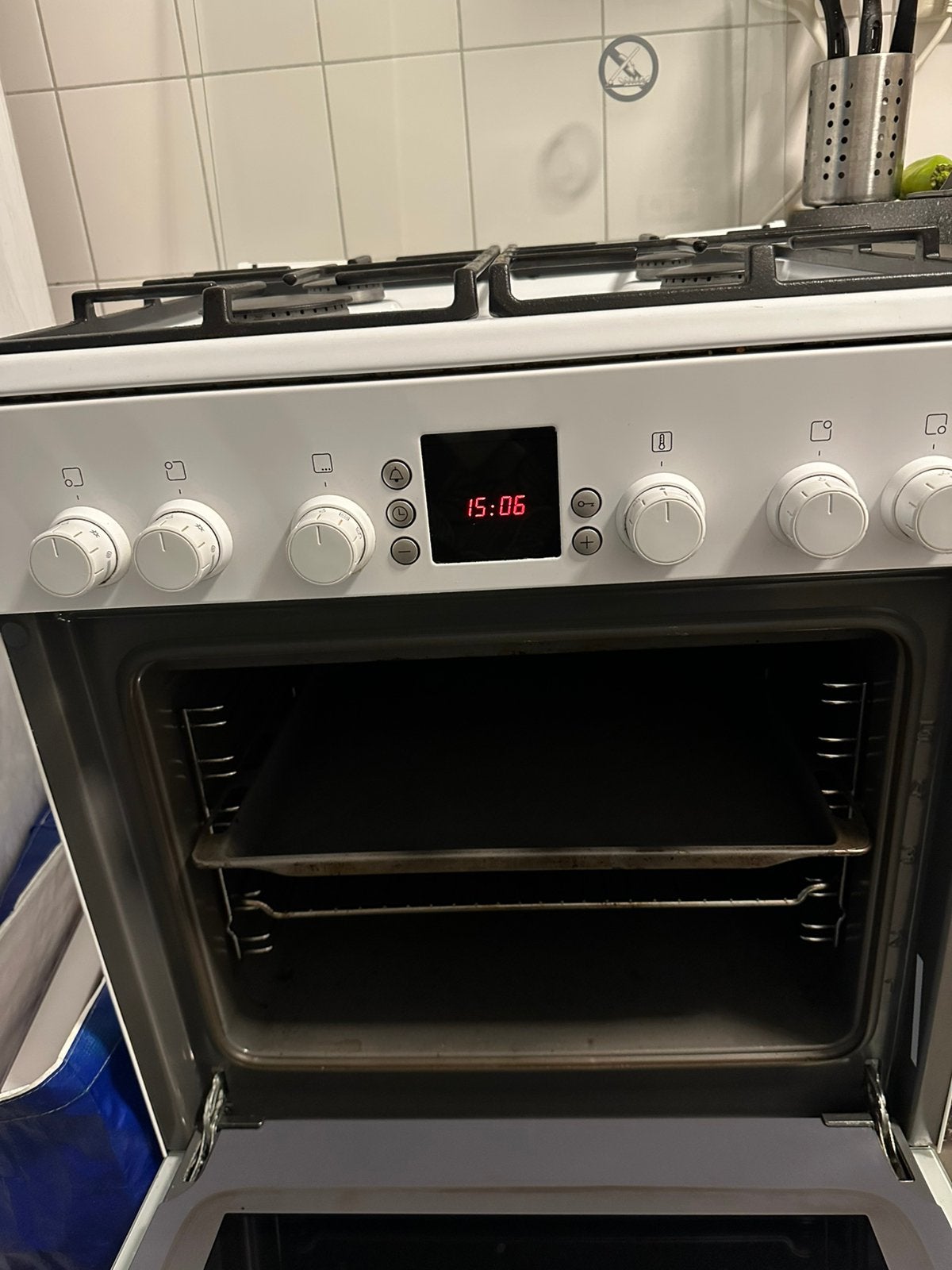 Gasfornuis Bosch met oven, Zo goed als nieuw, Gas, Vrijstaand, 85 tot 90 cm