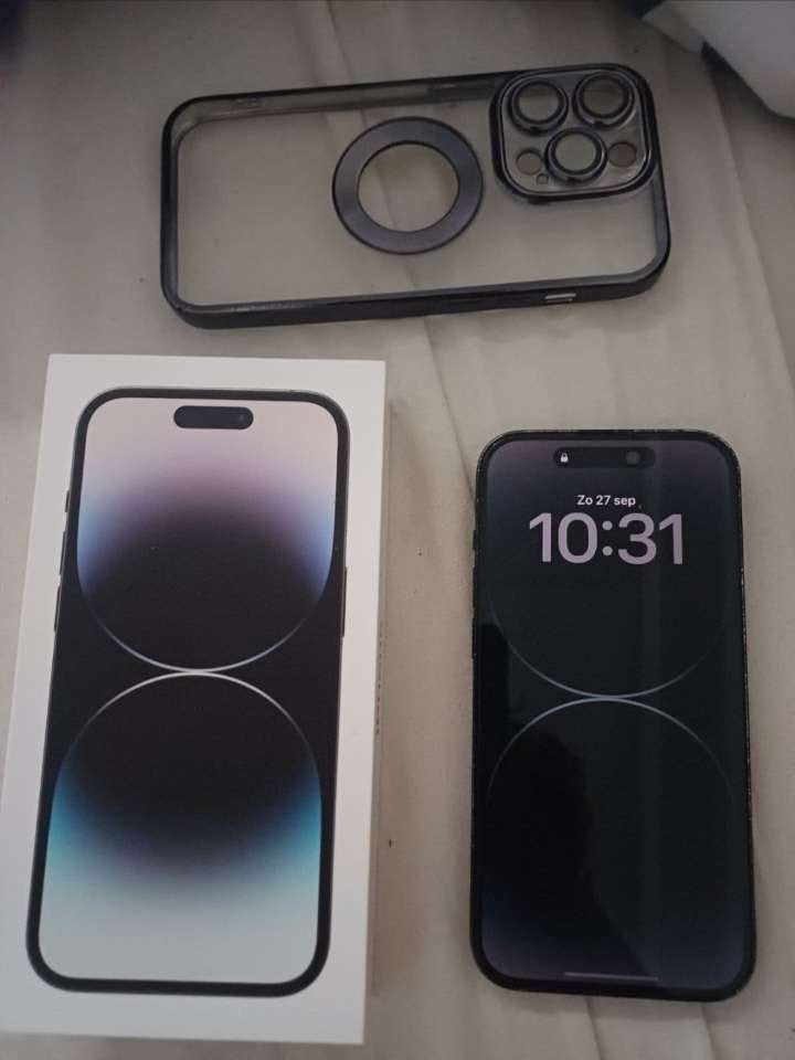 Foto 2 van iPhone 14 Pro128GB Zwart+originele does en privacy screen