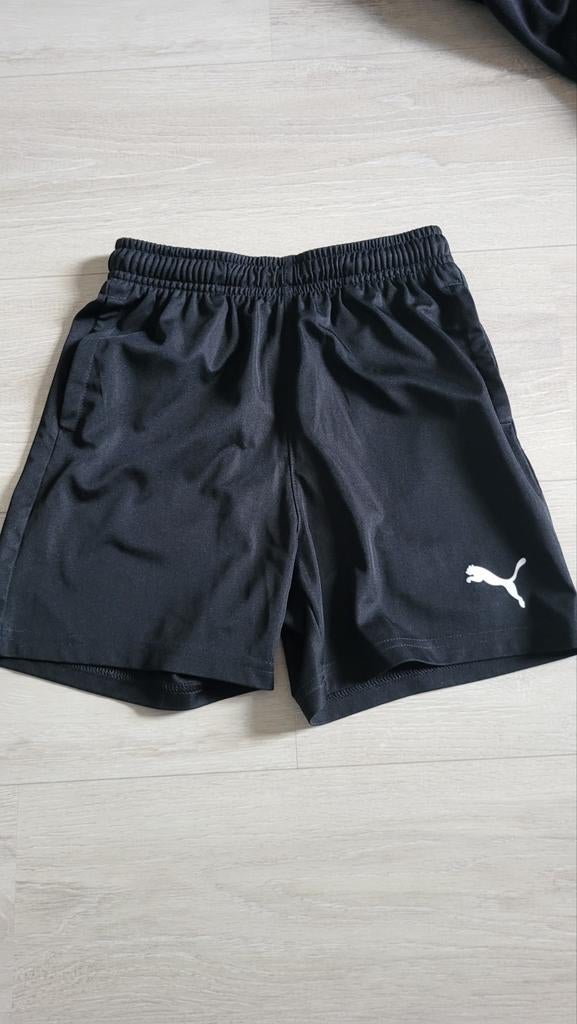 Sportbroekje mt 140, Jongen of Meisje, Puma, Zo goed als nieuw, Ophalen