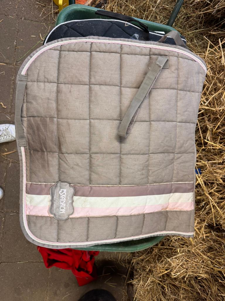 Dekje, Overige maten, Ophalen of Verzenden, Gebruikt, Dressuurdekje