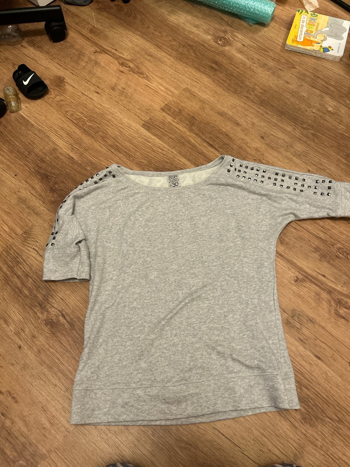 Grijze BSK by Bershka trui met studs, maat L, Maat 42/44 (L), Ophalen of Verzenden, Zo goed als nieuw, Korte mouw