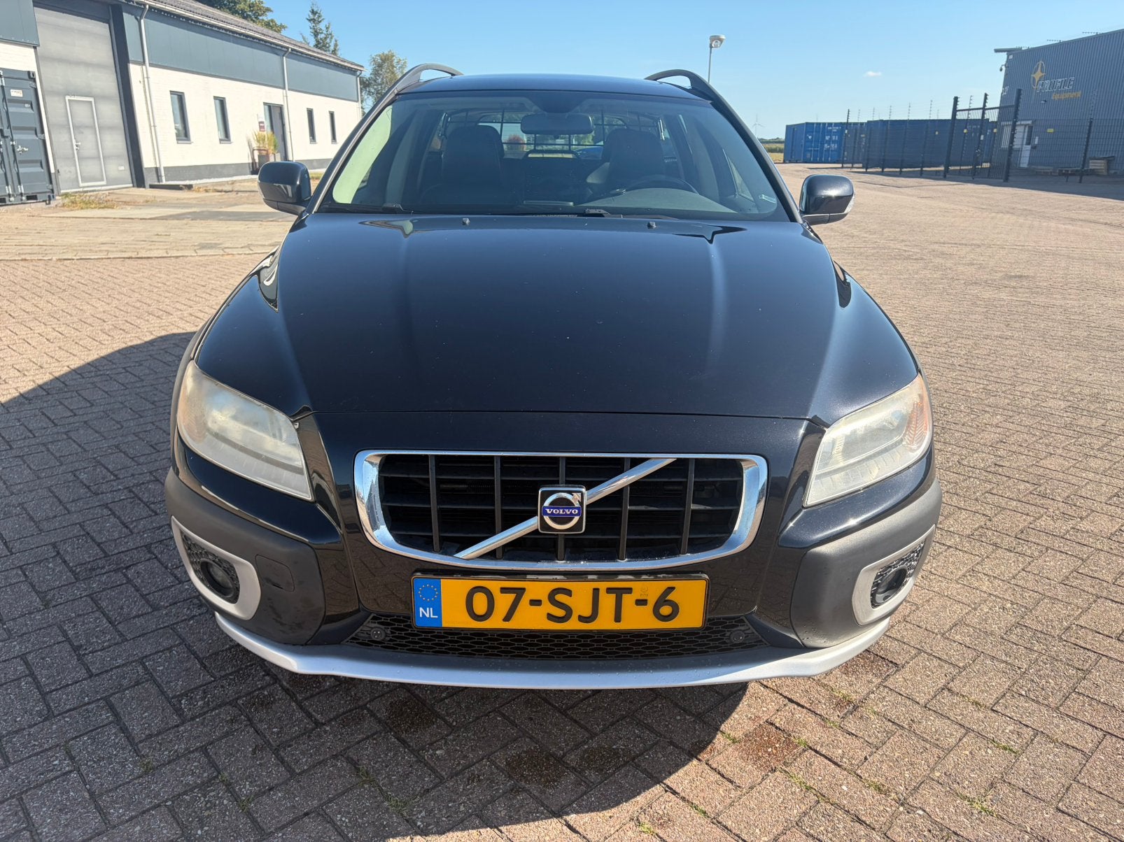 Volvo XC70 2.4 D5 AWD Summum handgeschakeld, Auto's, Volvo, 1706 kg, 197 €/maand, XC70, Zwart