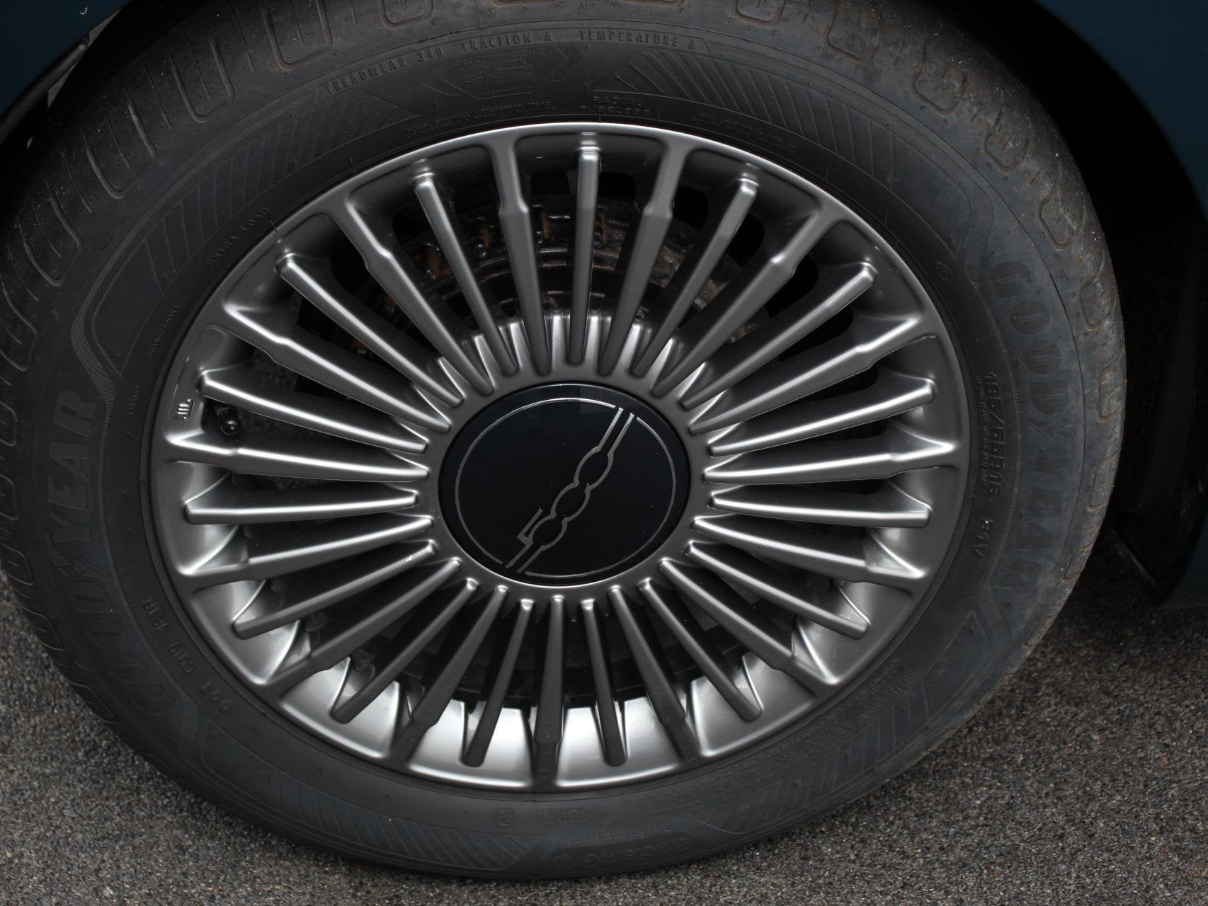 Fiat 500e Berline 42 kWh Automaat Climate control Cruise con, Gebruikt, 118 pk, 25 min, Geïmporteerd