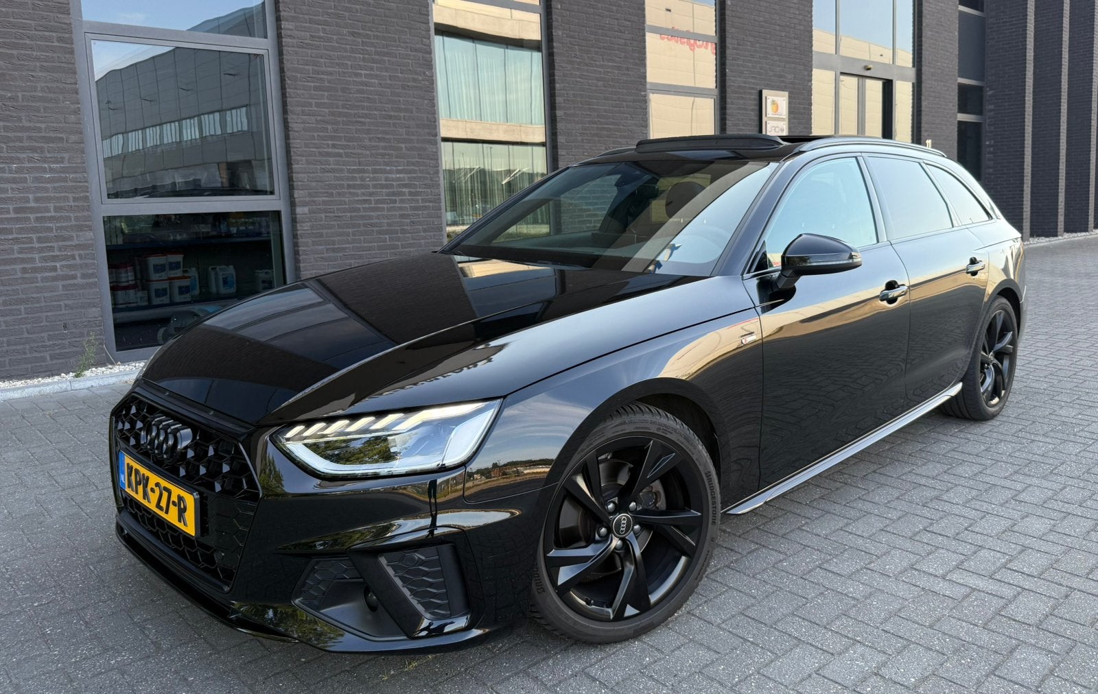 Audi A4 Avant S Edition Competition / Panoramadak / Carplay, Auto's, Audi, Zwart, 4 cilinders, 150 pk, A4