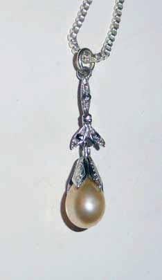 Ketting Zilverkleurig met parel, Ophalen of Verzenden, Zo goed als nieuw, Zilver, Overige materialen