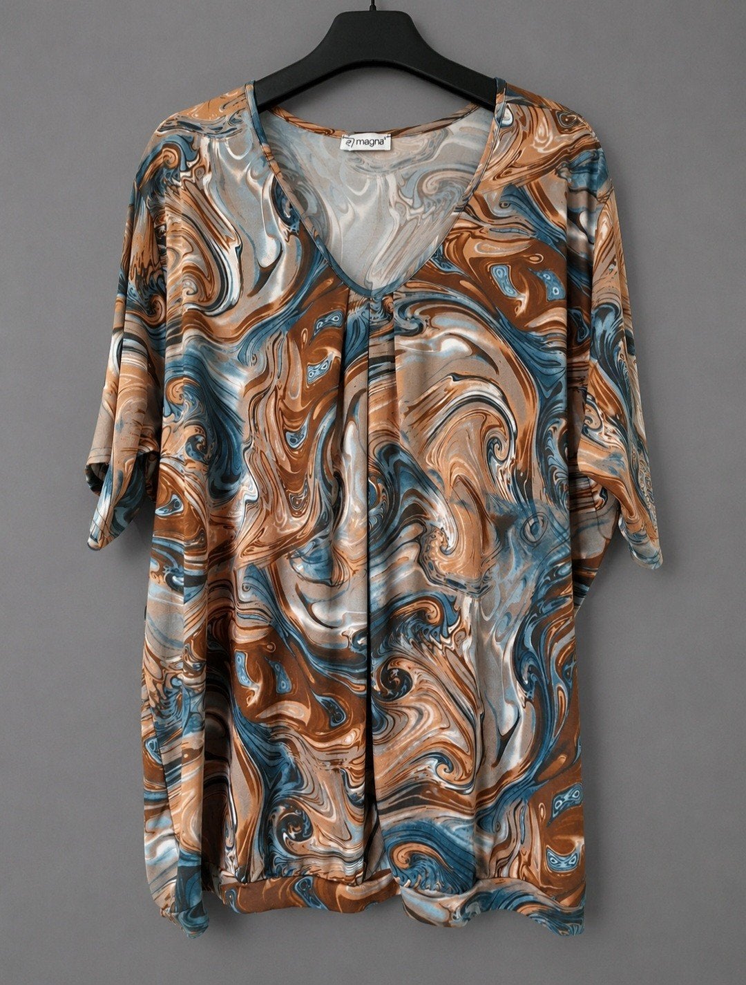 Magna T-shirt/ tuniek  56-58, Magna, Ophalen of Verzenden, Zo goed als nieuw, Blouse of Tuniek