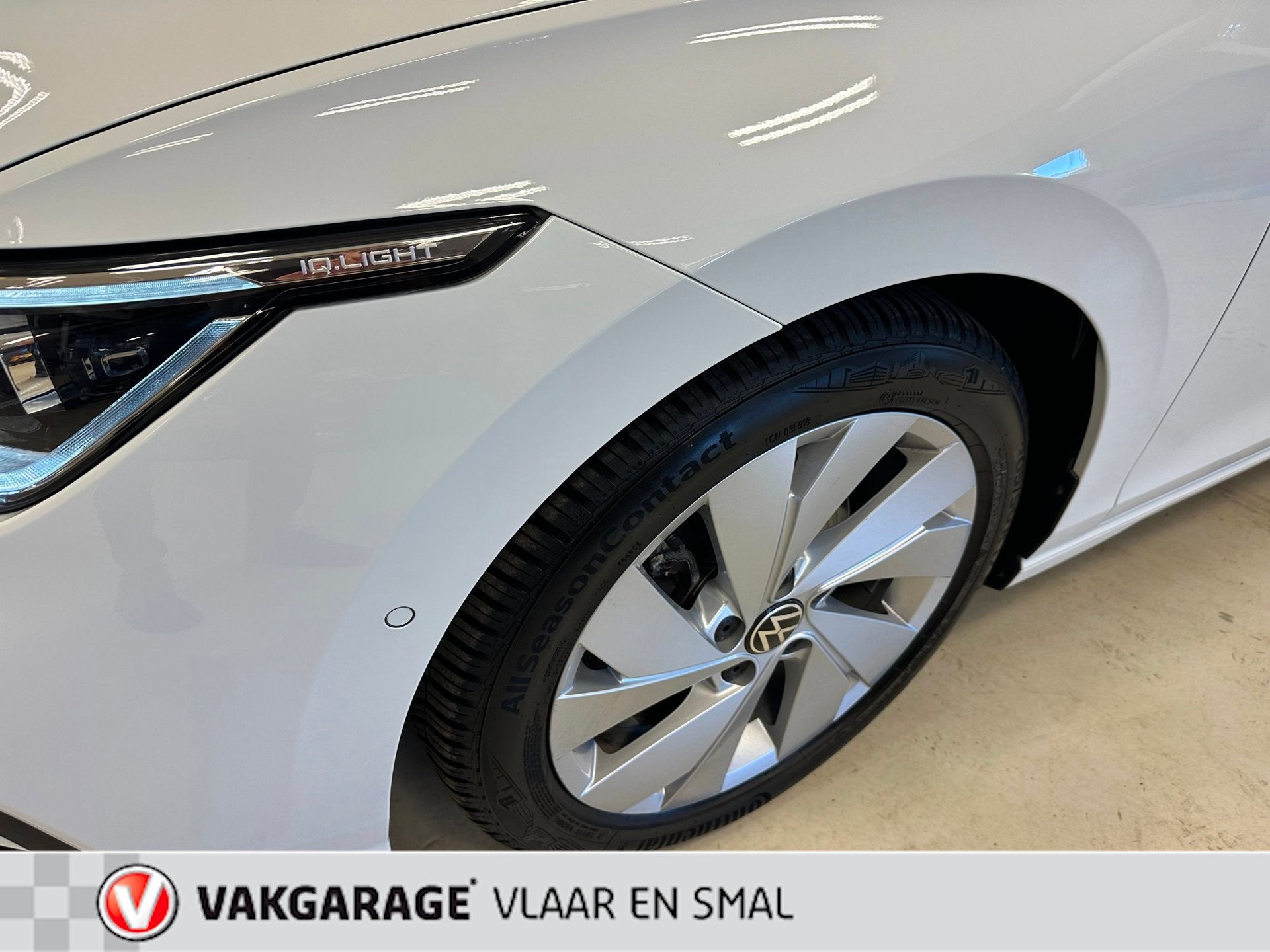 Volkswagen Golf 1.5 eTSI Style Zuinig-Panodak-Carplay-3d Coc, Auto's, Dealer onderhouden, 4 cilinders, 150 pk, Wit