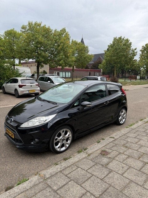 Ford Fiësta 1.6 Sport, 120 pk, Auto's, 1596 cc, Stof, 4 cilinders, Zwart