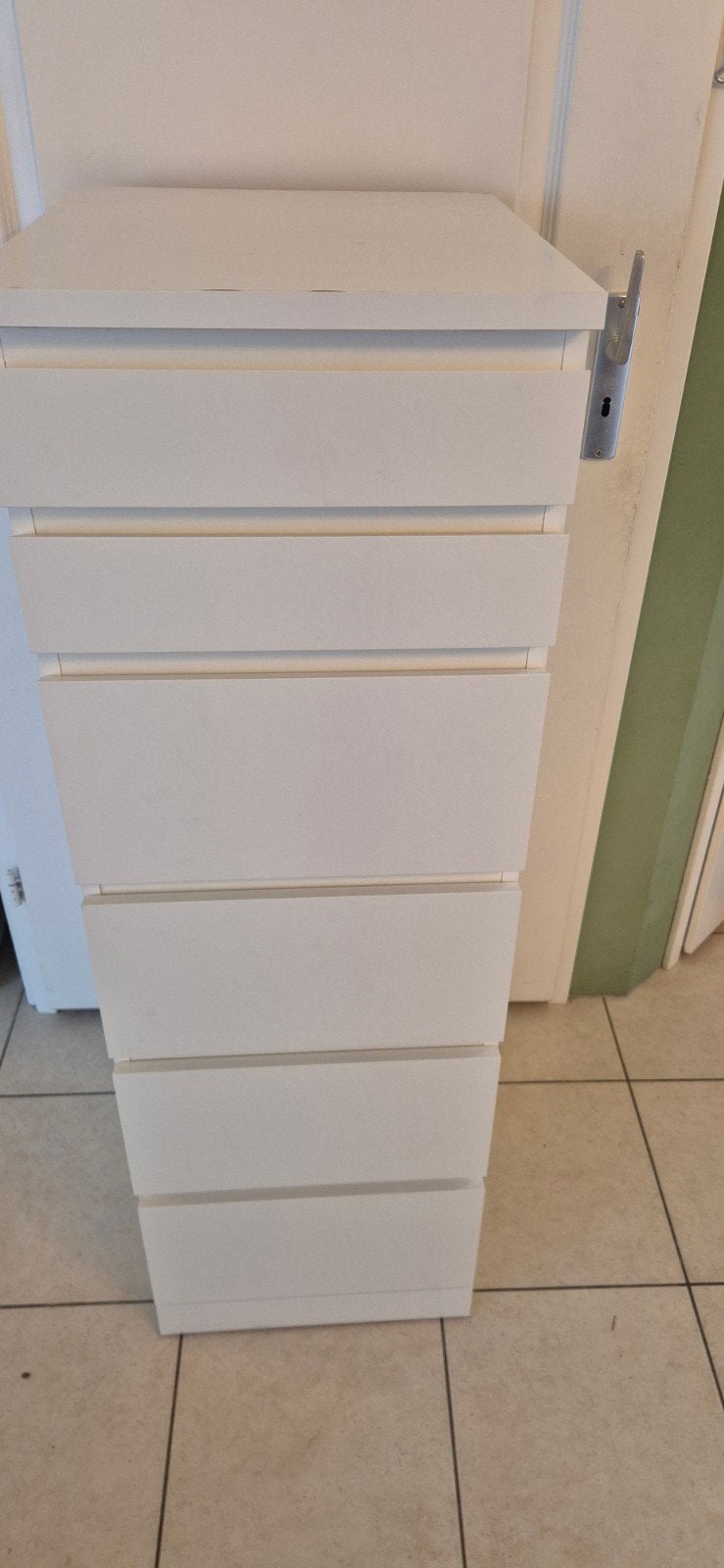 Witte ladekast met spiegel - Ikea MALM, Huis en Inrichting, Kasten | Ladekasten, Ophalen, Minder dan 50 cm, Gebruikt, 5 laden of meer