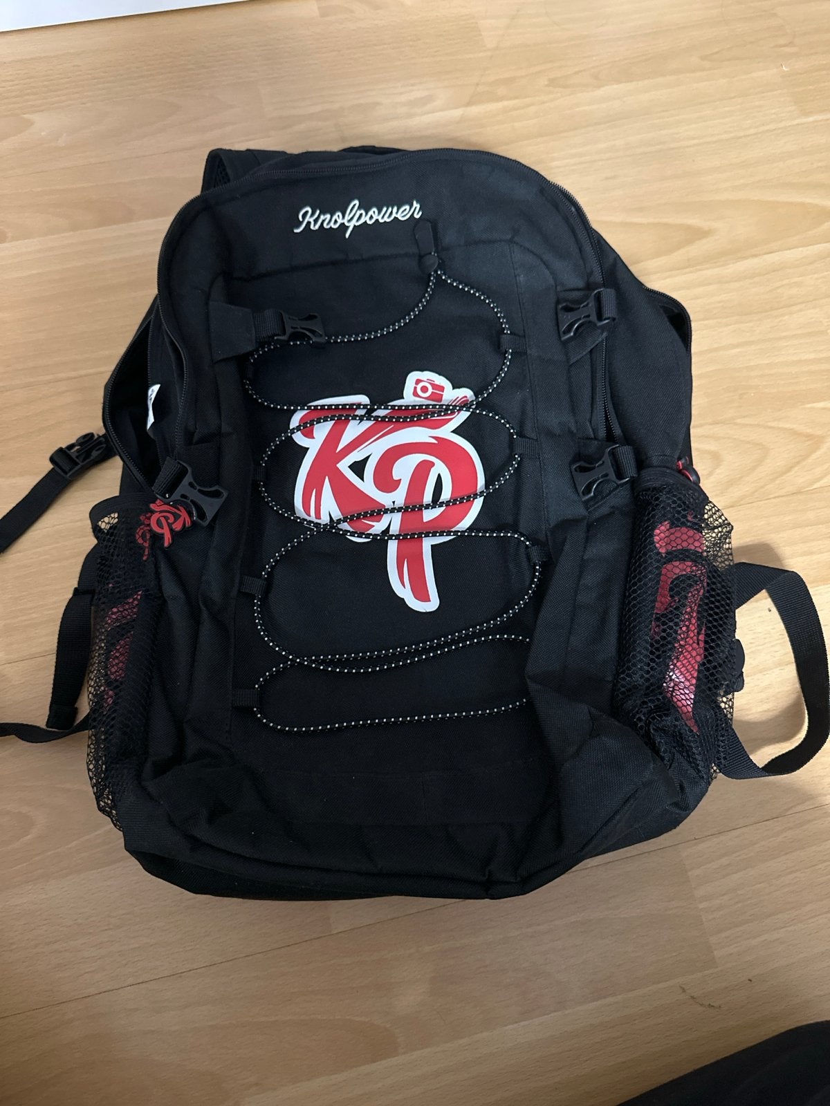 Knolpower Rugzak - Zwart met Rood Logo, Ophalen, Gebruikt, 25 tot 40 cm, Overige merken