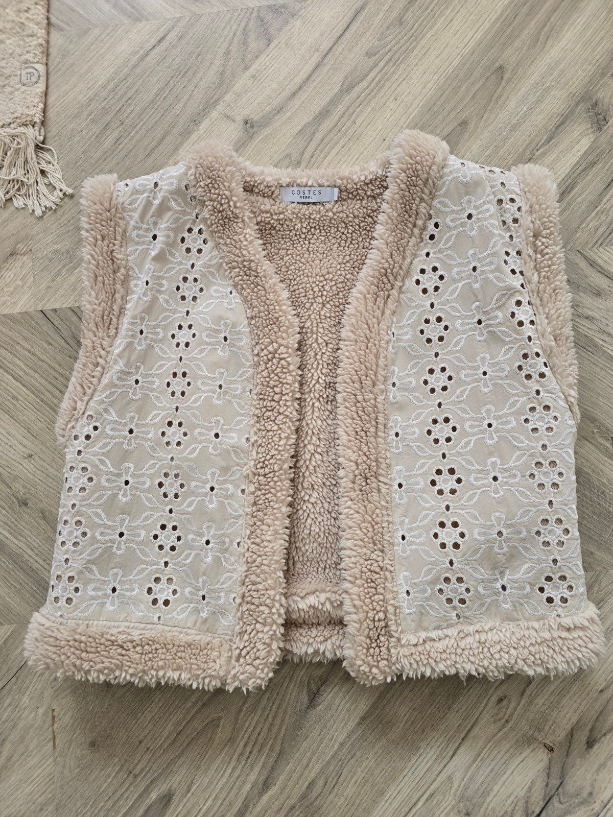 Costes jasje bodywarmer in maat s - beige bont, Kleding | Dames, Beige, Ophalen of Verzenden, Zo goed als nieuw, Maat 36 (S)