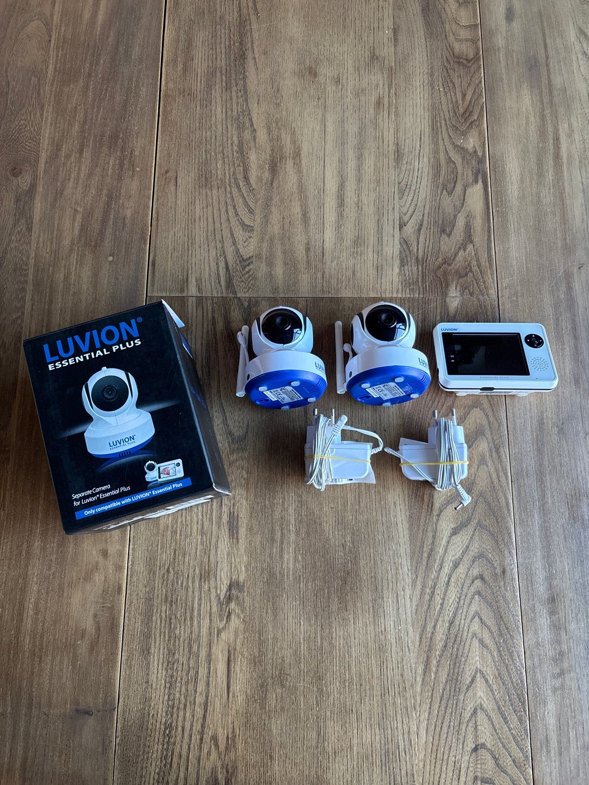 Luvion Essential Plus Babyfoon met 2 camera's, Ophalen of Verzenden, Zo goed als nieuw, 100 tot 250 meter, Camera
