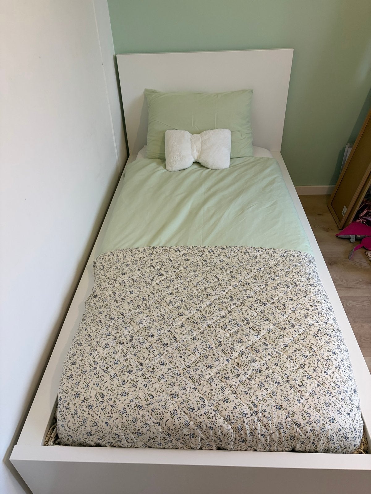 IKEA MALM bed met VESTERÖY matras 90x200 cm, Huis en Inrichting, Slaapkamer | Bedden, Ophalen, 90 cm, Eenpersoons, Wit