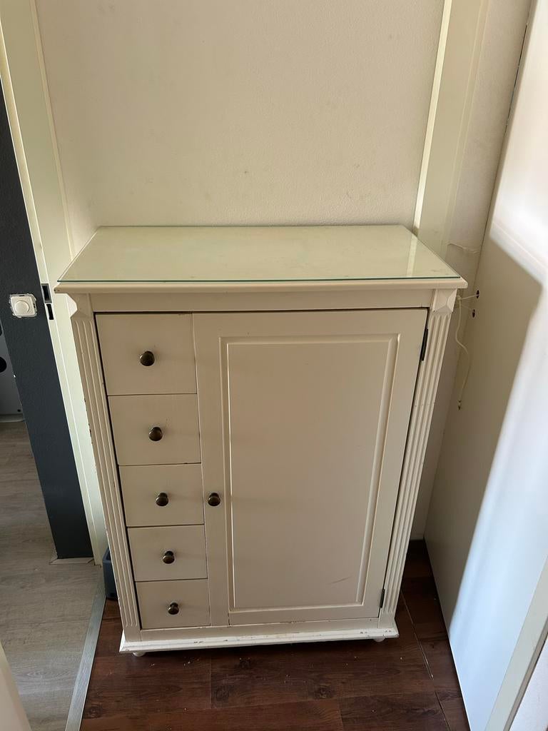 Crèmekleurige kast met lades en glazen blad, Huis en Inrichting, Kasten | Overige, Ophalen, Gebruikt