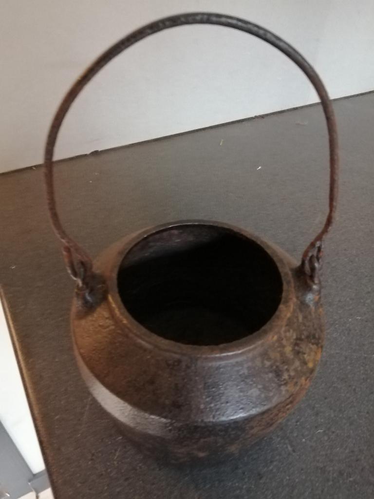 ANTIEKE GIETIJZEREN KENRICK 3/8 PINT LIJMPOT IN TOPSTAAT., Ophalen of Verzenden