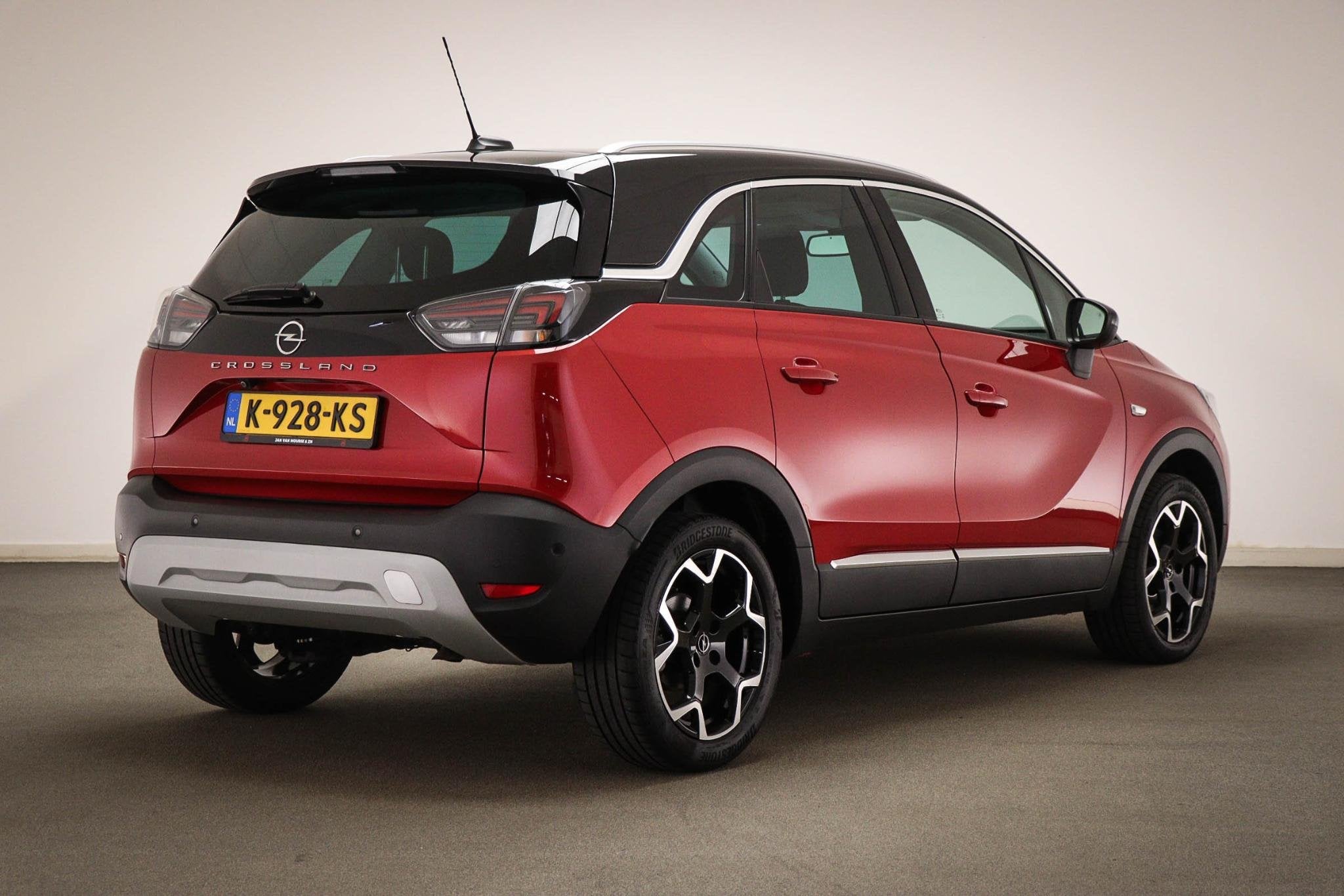Opel Crossland 1.2 Turbo Ultimate | WINTER / ASSISTENTIE- PA, Auto's, Opel, 840 kg, Gebruikt, Euro 6, 1199 cc