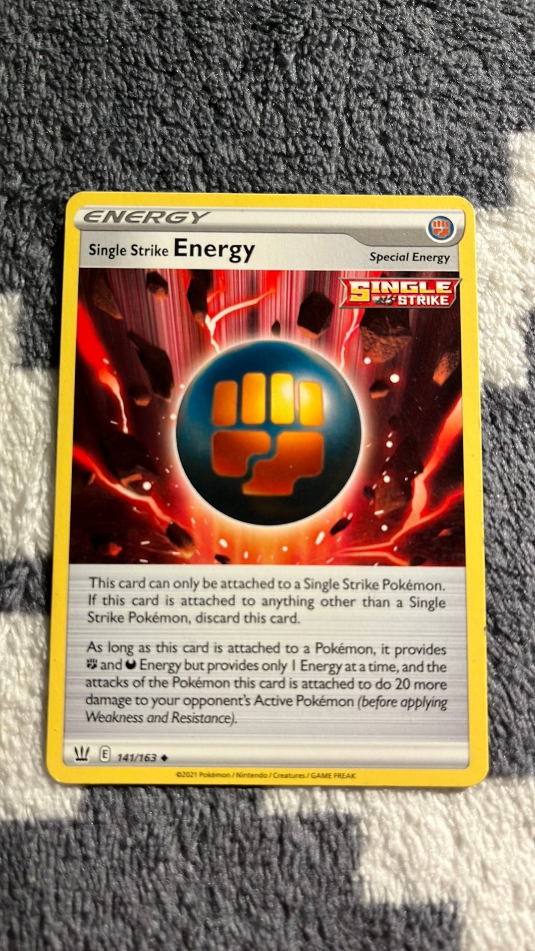 Pokémon Single Strike Energy 141/163 - Goede Staat, Ophalen of Verzenden, Zo goed als nieuw, Losse kaart