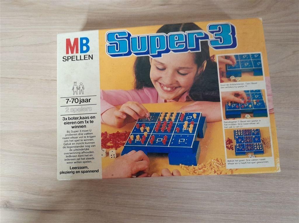 Super 3 - s1789, Hobby en Vrije tijd, Gezelschapsspellen | Bordspellen, Ophalen of Verzenden, Zo goed als nieuw