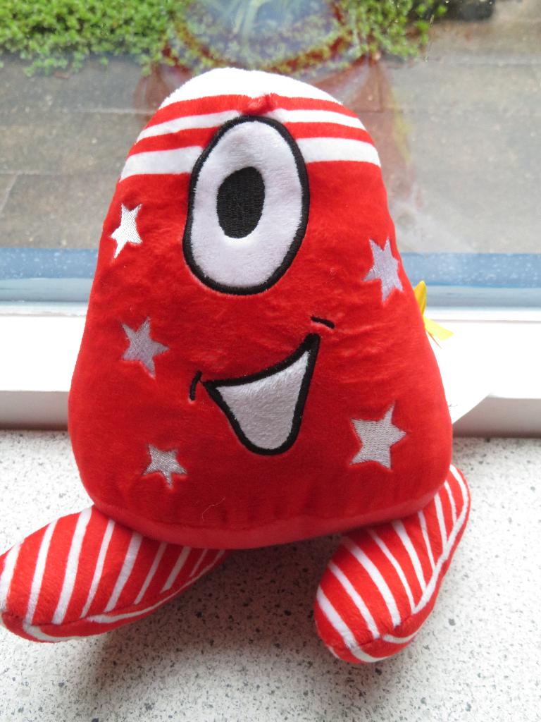 Knuffel met 1 oog van Hema rood wit velours, Hema, Overige typen, Ophalen of Verzenden, Zo goed als nieuw