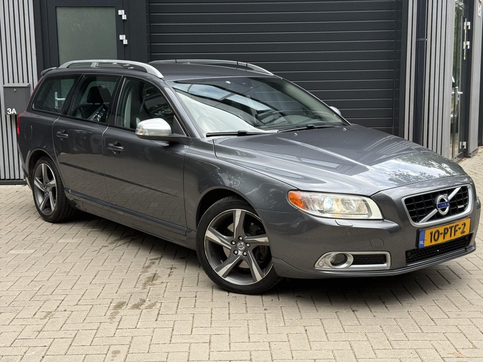 Volvo V70 2.0T R-Edition (bj 2011, automaat), Automaat, Euro 5, 4 cilinders, 1558 kg