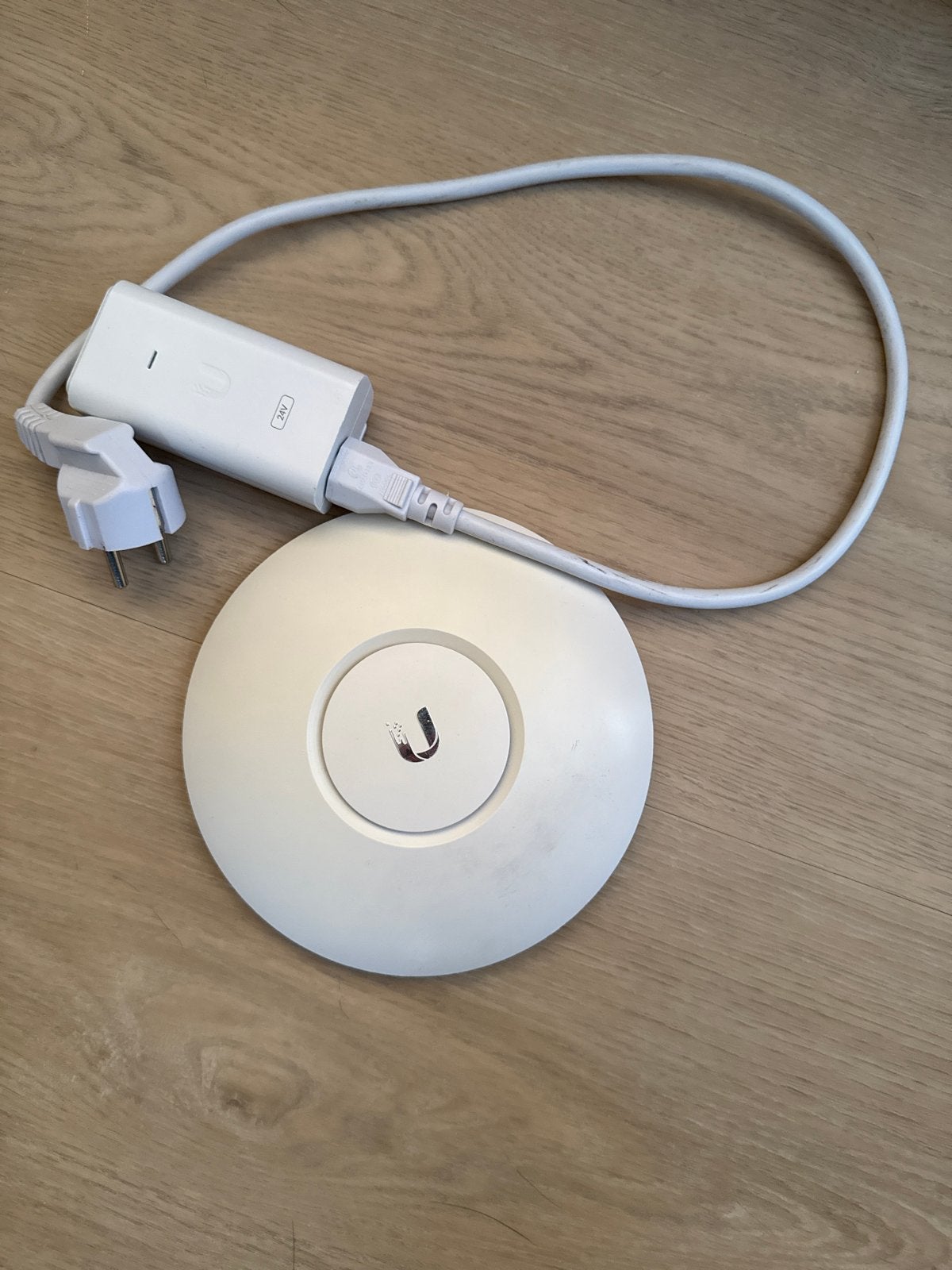 Ubiquiti UniFi AP AC Lite Access Point met 24v adapter, Ophalen of Verzenden, Gebruikt, Router