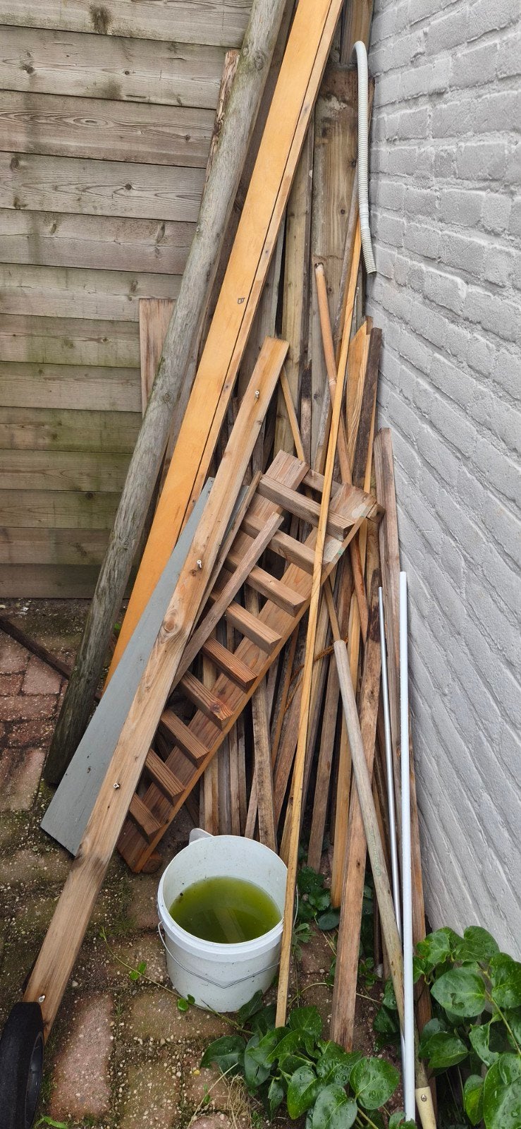 Diverse partij stookhout en planken, Tuin en Terras, Haardhout, Minder dan 3 m³, Ophalen, Overige houtsoorten, Takken