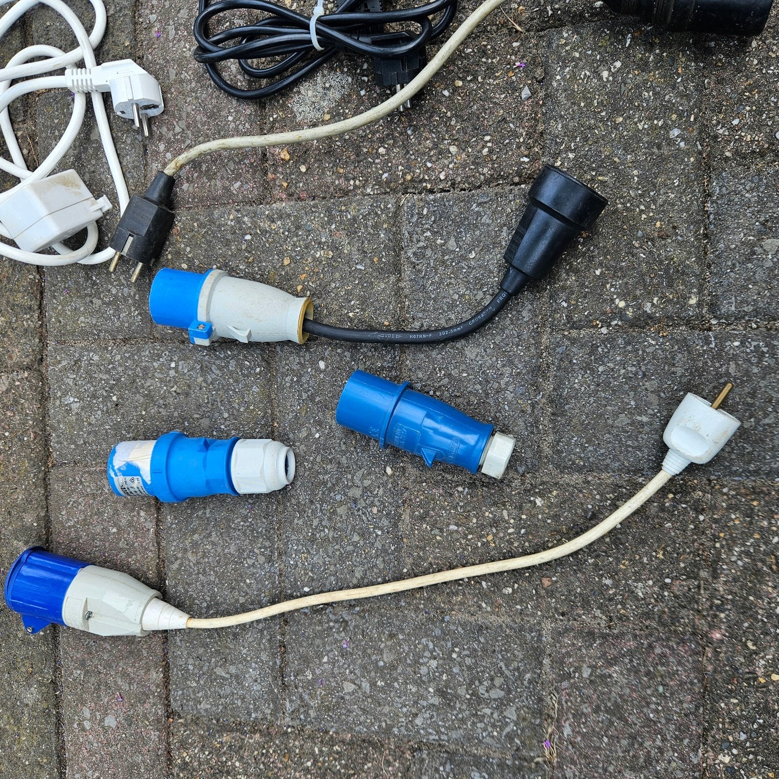 verlengsnoeren en campingstekkers, Ophalen, Kabel of Snoer