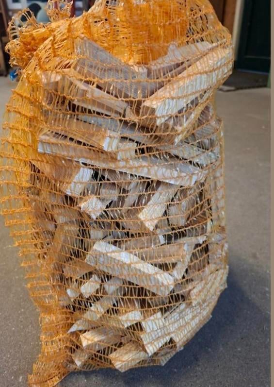 *4 KILO AANMAAKHOUTJES VOOR MAAR €3,=*, Minder dan 3 m³, Ophalen