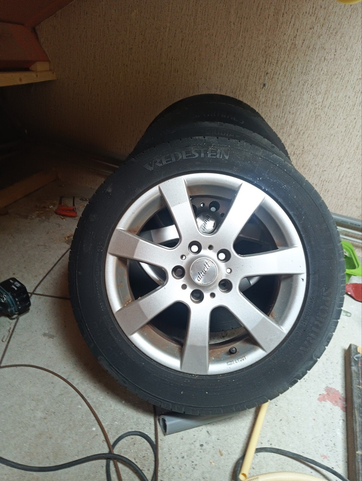 Vredestein Sportrac  banden met Dezent velgen 205/55 R16, Ophalen