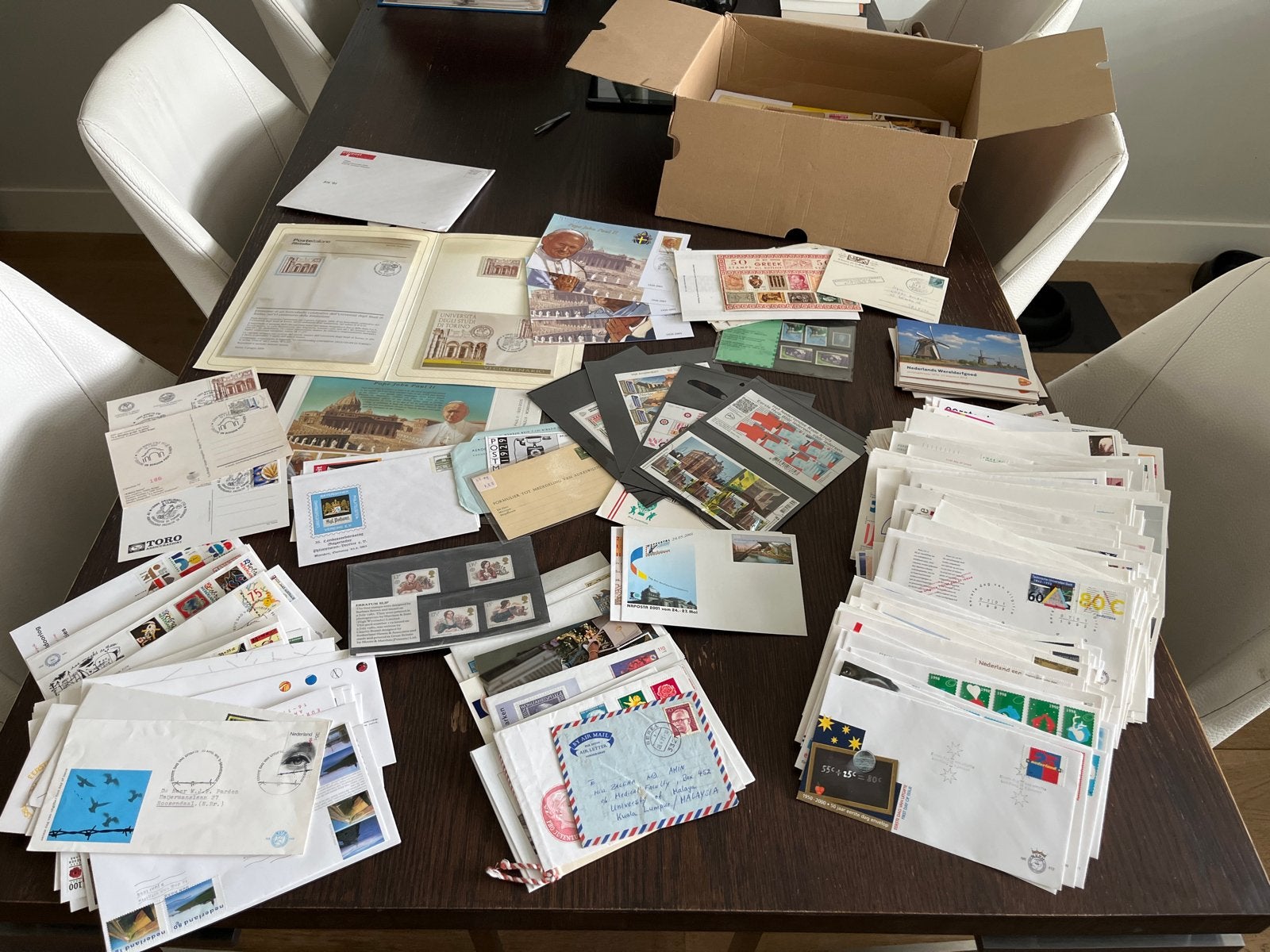 Grote verzameling eerste dag enveloppen en postzegelalbums, Postzegels en Munten, Postzegels | Eerstedagenveloppen, Ophalen of Verzenden