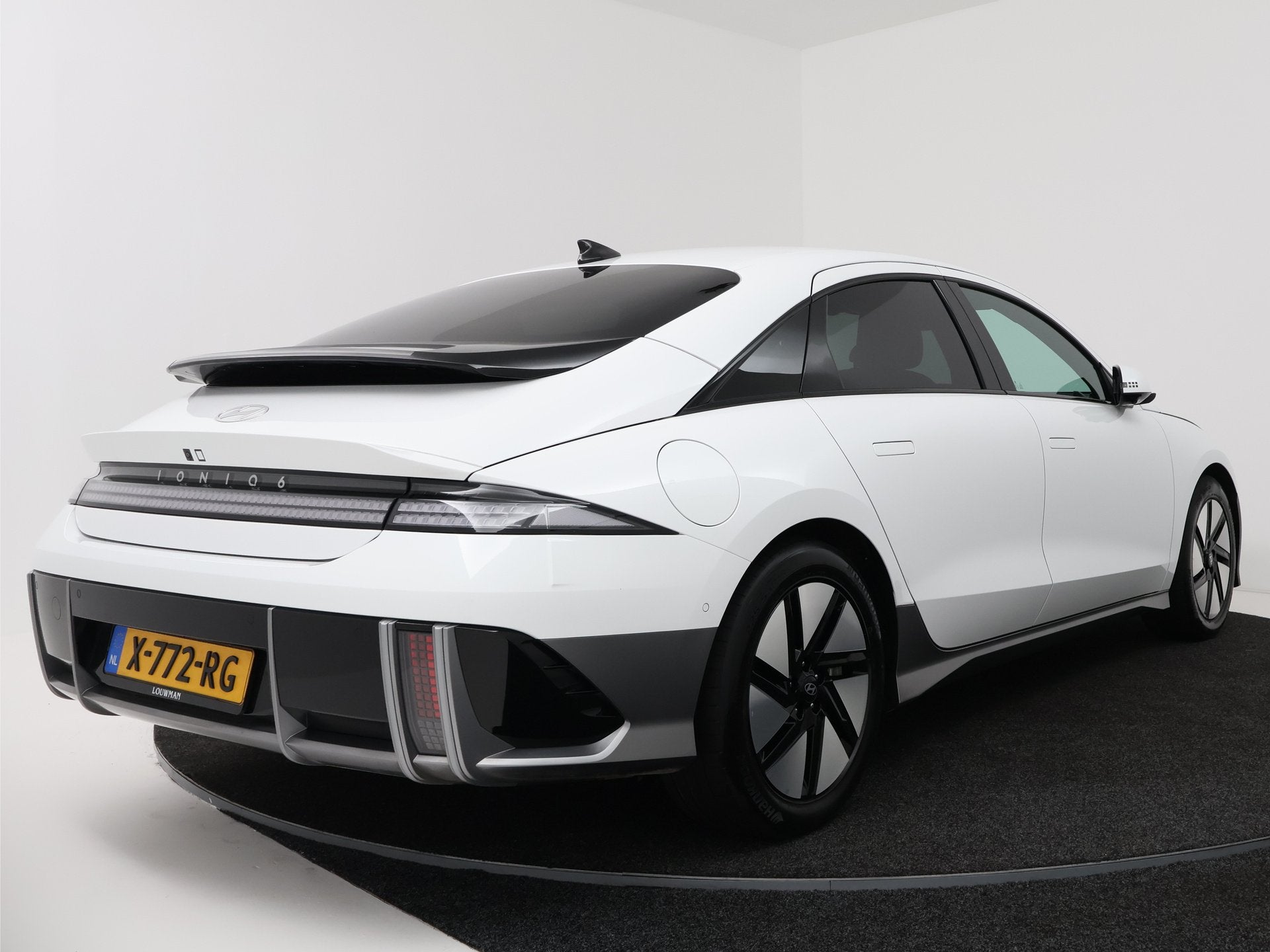Hyundai IONIQ 6 Lounge 77.4 kWh | SOH 97,9% | Bose Audio | N, Auto's, Hyundai, Automaat, Achterwielaandrijving, Gebruikt, 1885 kg