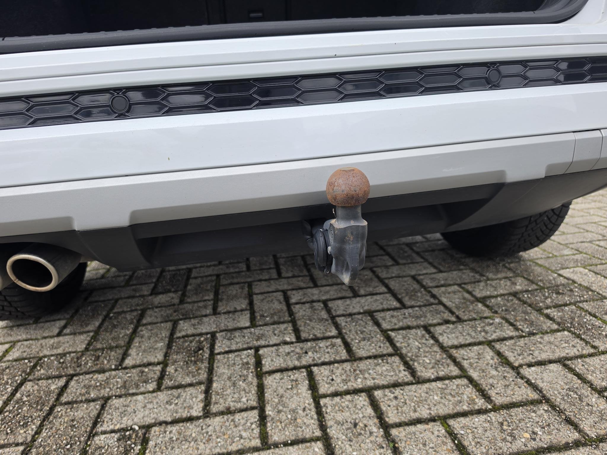 SEAT Ateca 1.5 TSI FR Intense TREKHAAK | ACC | 360* Camera |, Auto's, 4 cilinders, Wit, Bedrijf, 19 km/l