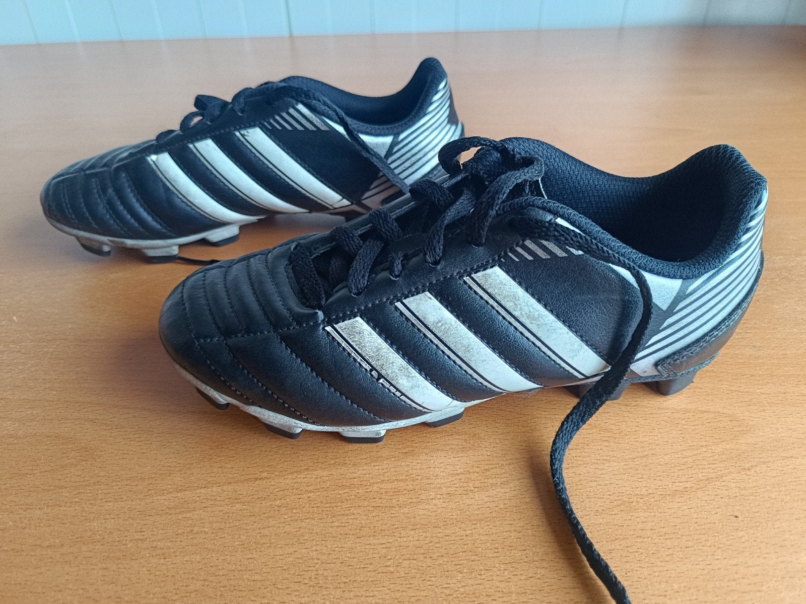 adidas voetbalschoenen maat 33 (20cm), Gebruikt, Maat XS of kleiner, Schoenen, Ophalen of Verzenden