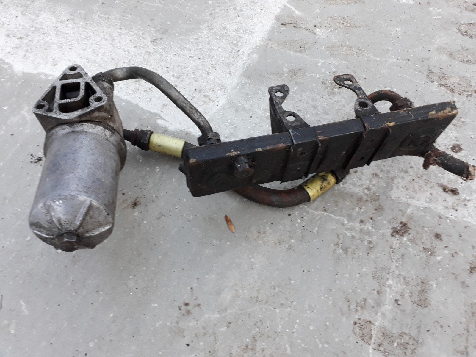 Mecedes W108 W111 W113 oliekoeler Behr met filterhuis, Ophalen of Verzenden, Gebruikt, Universele onderdelen