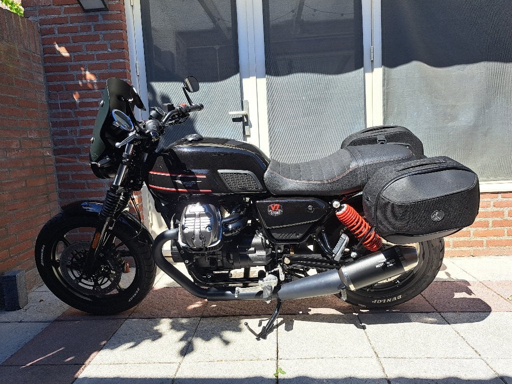 motoguzzi v7 stone special bwj 2023, Motoren, 2 cilinders, Nieuw, Motorrijbewijs A, Sportuitlaat