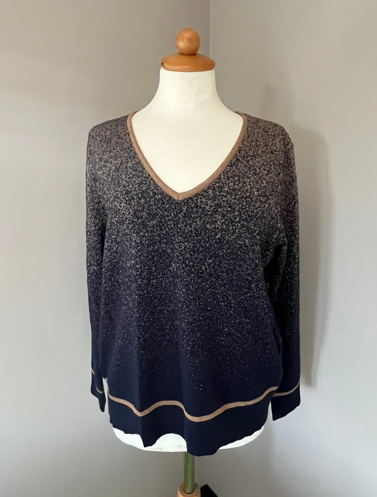 Leo & Ugo trui donkerblauw & goud mt 40, Ophalen of Verzenden, Zo goed als nieuw, Maat 38/40 (M), Blauw