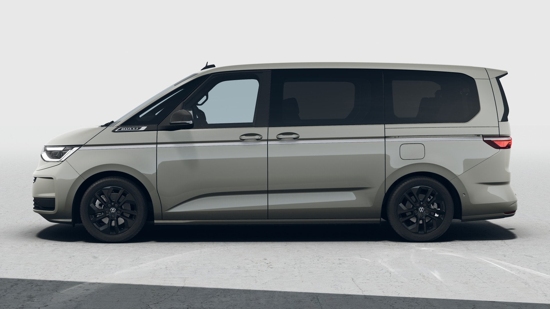Volkswagen Multivan 1.5 eHybrid 245pk L2 Bulli Edition 4Moti, Auto's, Automaat, 12 maanden, 1498 cc, Euro 6