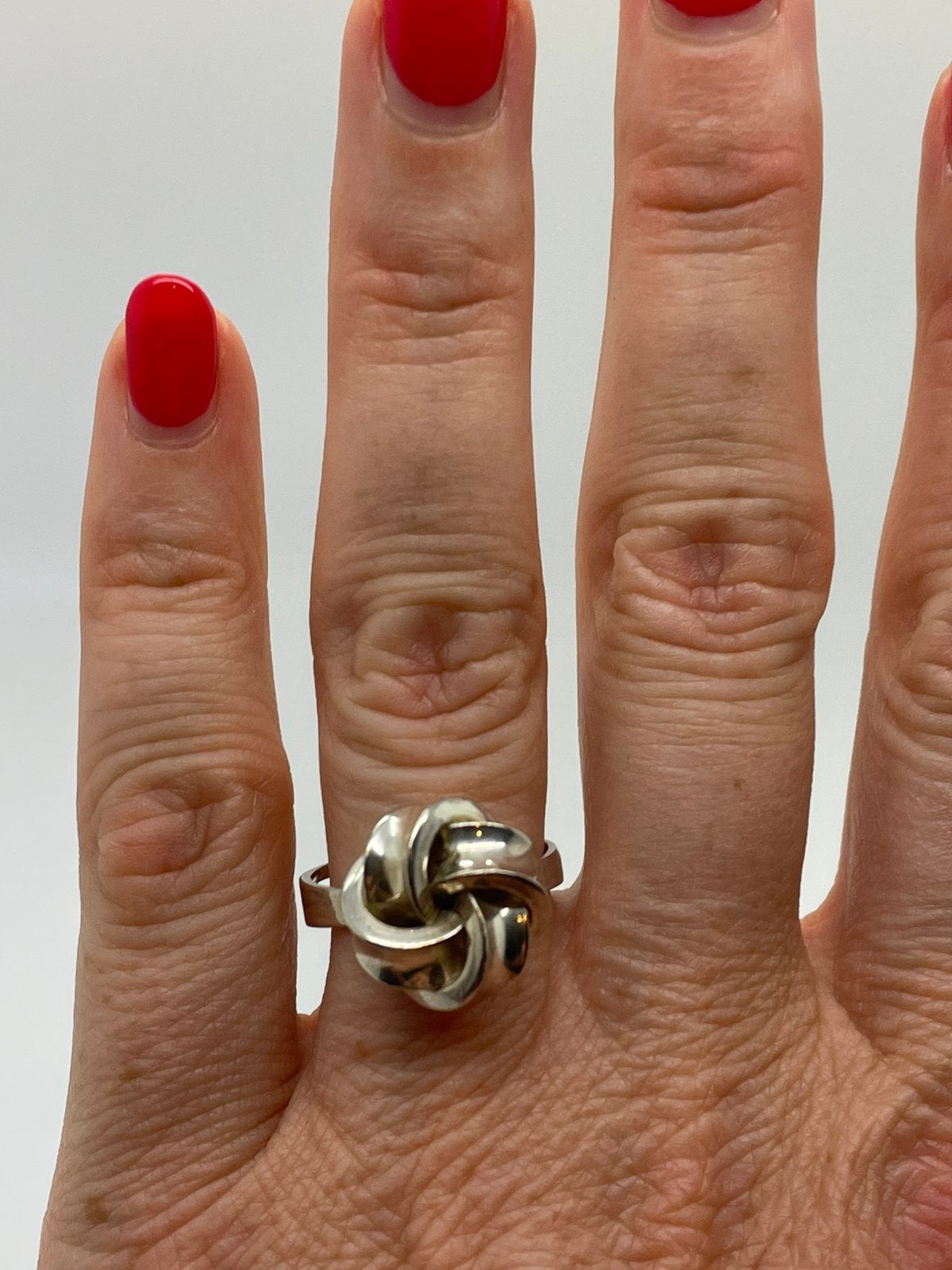 E581 Prachtige zilveren modernist ring (verstelbaar), Ophalen of Verzenden, Zilver, Ring